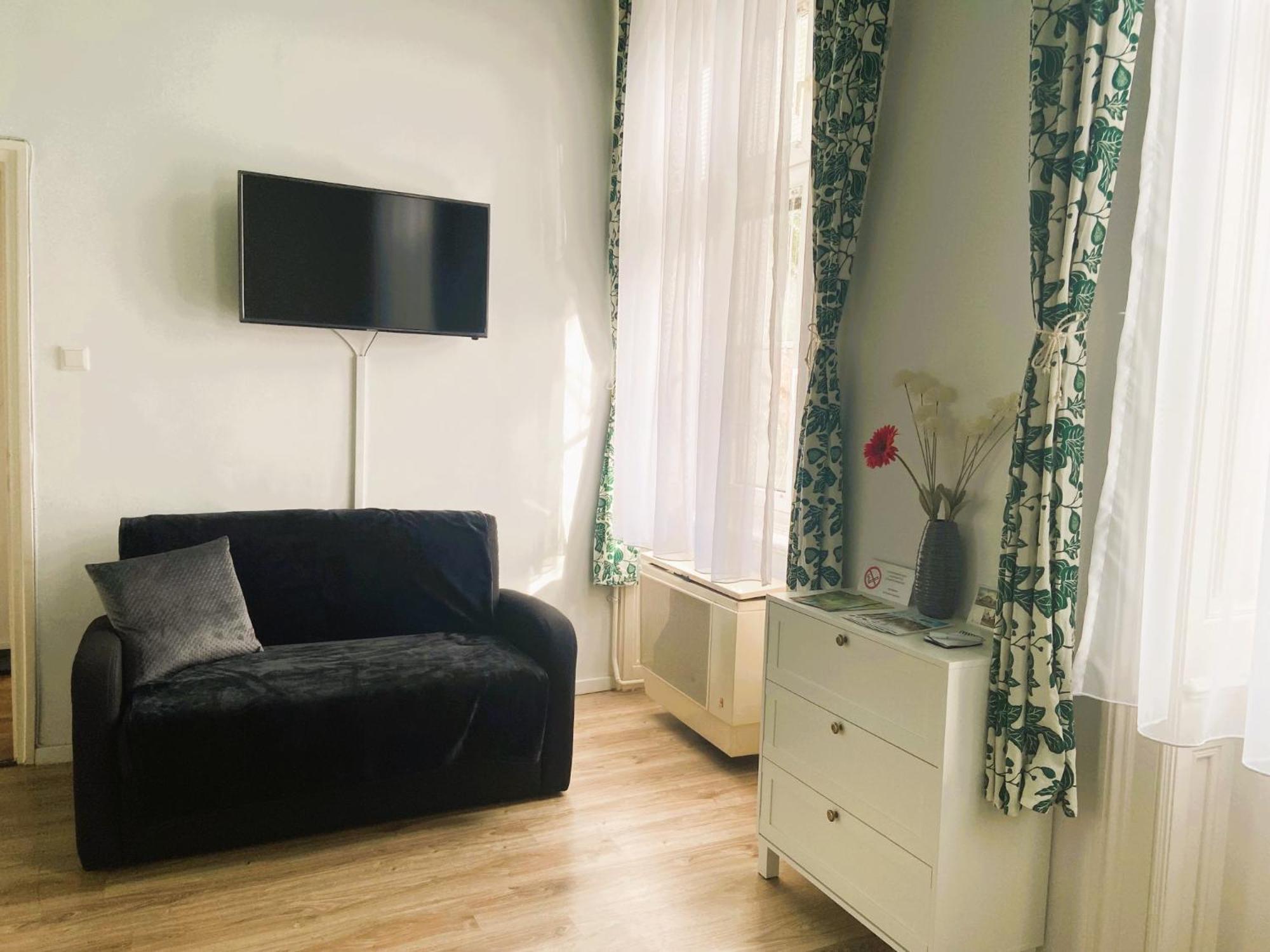Silentium City Apartman Sárvár Exteriör bild